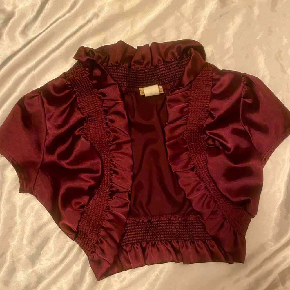 Short sleeved shrug